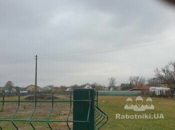 Нужно установить забор из сварной сетки