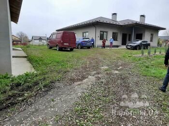 Нужно установить забор из сварной сетки