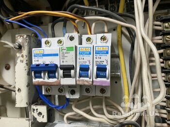 Установить реле напряжения