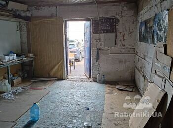 Встановити двері та швелер