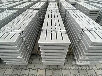 Укладання щілинної підлоги свинарника