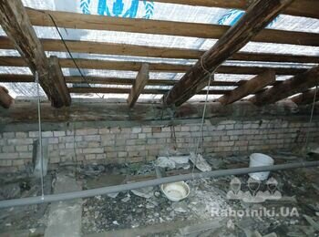 Демонтаж старої та монтаж нової покрівлі на Святошино