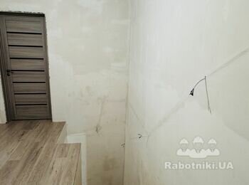 Поклейка обоев 70м.