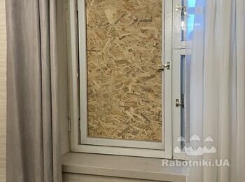 Купити та вставити скло у деревяне вікно