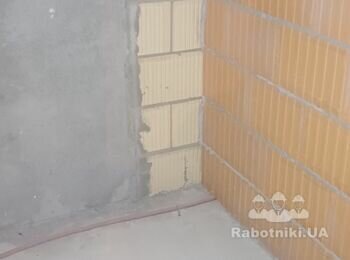 Треба зробити штукатурку у ванній кімнаті