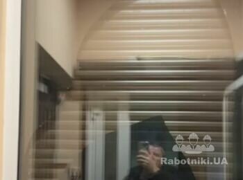 Установить два стеклопакета.