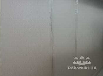 Переклеїти шпалери