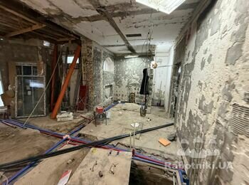 Потрібно по штукатурити стіни в приміщенні