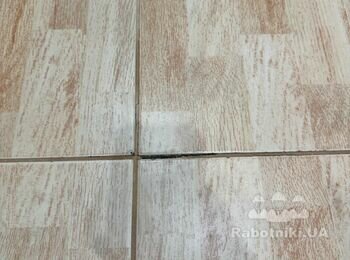 Демонтаж старой плитки на полу и монтаж новой