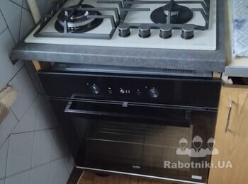 Переустановить отдельно лежащ столешницу с врезанной варочной-1500грн