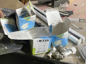 Встановити 3шт батареї опалення в гаражі чесного будинку