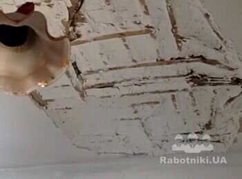 Заделать дырку в потолке