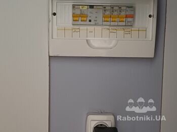 Потрібно встановити реле контролю напруги в щиток в квартиру