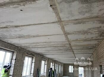 Реставрація 3 поверхової будівлі.