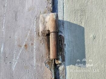 Ремонт металлической (уличной) двери выравнивание, петли, утепление