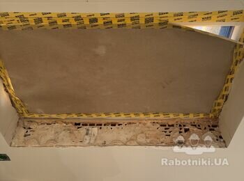 Монтаж деревяного підвіконня та відколів