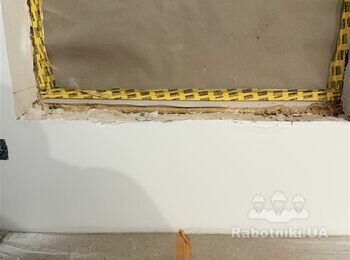 Монтаж деревяного підвіконня та відколів