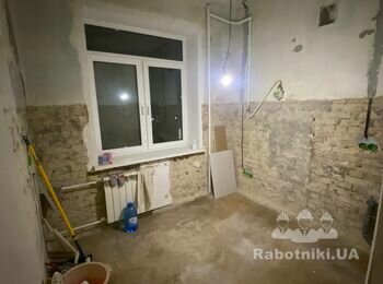 Ручна штукатурка стін по маякам. Старий житловий фонд