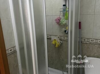 Демонтаж душевоІ кабіни з укладкою 2 кв м плитки