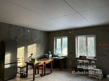 Пофарбувати стіни, поштукатурити потолок. (Киев)