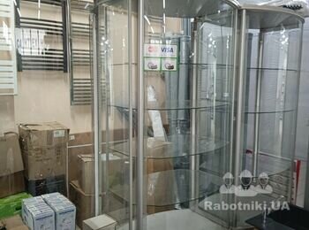 Потрібні вантажники з машиною для перевезення торгового обладнання