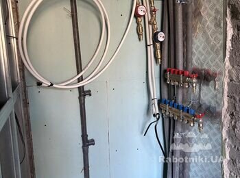 Шукаю сантехніка, який закінчить роботи