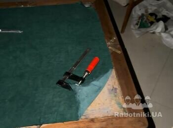 Реставрація столика: шпонування поверхні + поклейка сукна