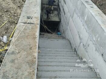 Реконструкцію вхідних груп укриття