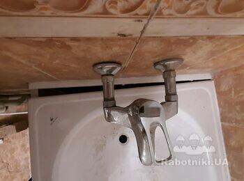 Потрібен плиточник (маленький об 'ем)