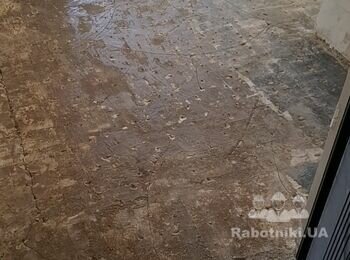 Заливка самовирівнючої стяжки + кварцвініл замковий.