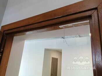 РЕСТАВРАЦІЯ ДЕРЕВ'ЯНИХ ДВЕРЕЙ