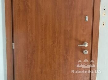 РЕСТАВРАЦІЯ ДЕРЕВ'ЯНИХ ДВЕРЕЙ