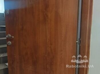 РЕСТАВРАЦІЯ ДЕРЕВ'ЯНИХ ДВЕРЕЙ