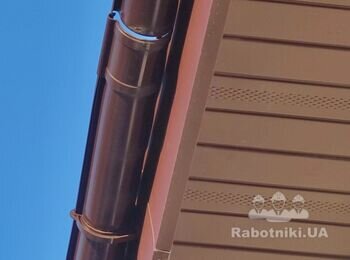 Встановлення водовідводу (ринв, лєвньовка)