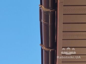 Встановлення водовідводу (ринв, лєвньовка)