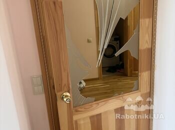 Заміна міжкімнатних дверей, встановлення ручок