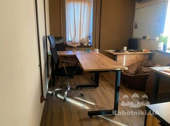 Виготовлення офісних меблів