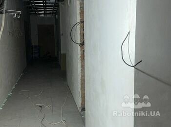 Потрібно виправити дефекти на 100 м2 штукатурки. Терміново. Дорого.