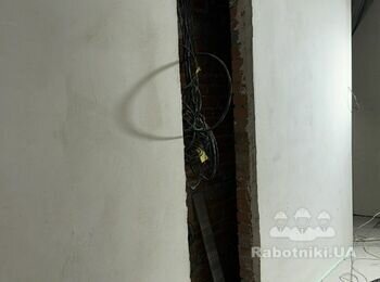 Потрібно виправити дефекти на 100 м2 штукатурки. Терміново. Дорого.