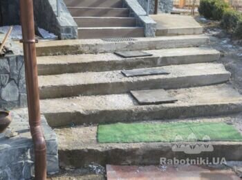 Укладка бруківки сходи та територія