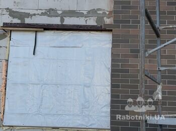 Кирпичная облицовочная кладка стены