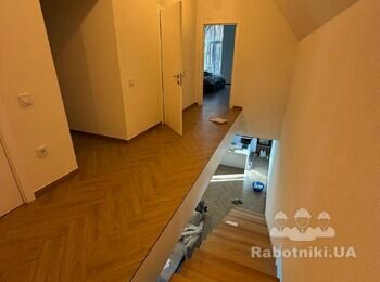 Монтаж стеклянных перил и ограждений