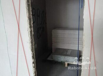 Демонтаж (вирізати) без особливого шуму пару стіни в новобудові