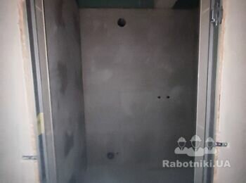 Після монтажу дверей прихованого монтажу потрібно заробити отвори .