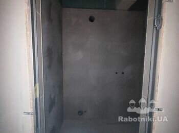 Після монтажу дверей прихованого монтажу потрібно заробити отвори .