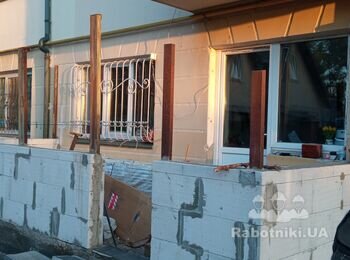 Трубуеться сварщик