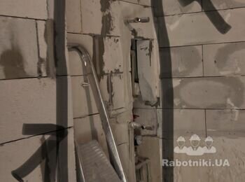 Потрібно з газо блоку наростити стіну і демонтувати