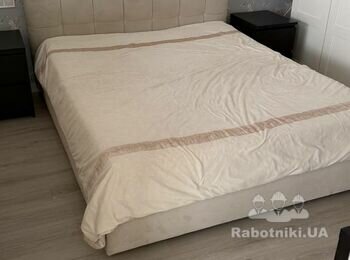 Переклеїти шпалери та перекласти ламінат в 1-к квартирі