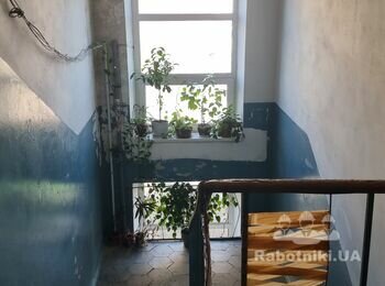 Ремонт вхідної групи та поверхів в 5 поверхівці