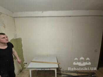 Поклеяти шпалери в 3-к квартирі